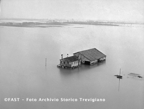 Chioggia, la campagna allagata durante l'alluvione del 1966